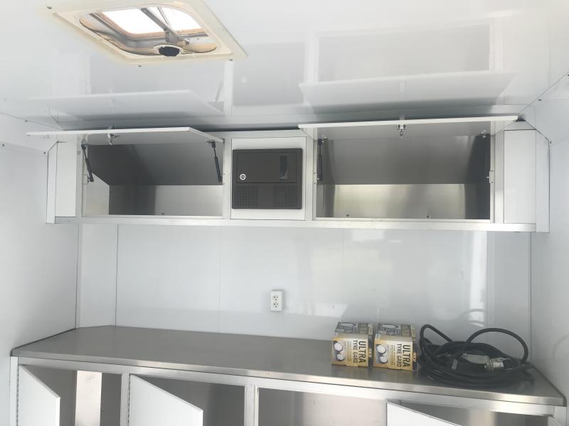 used Car Haulers / Racing Trailers Featherlite  for sale, in Okahumpka, FL Thumbnail 8