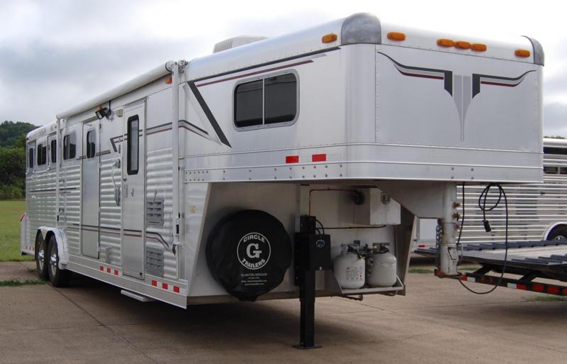 2000 4-Star Trailers Deluxe Horse Trailer 2000 4-Star Trailers Deluxe Horse Trailer