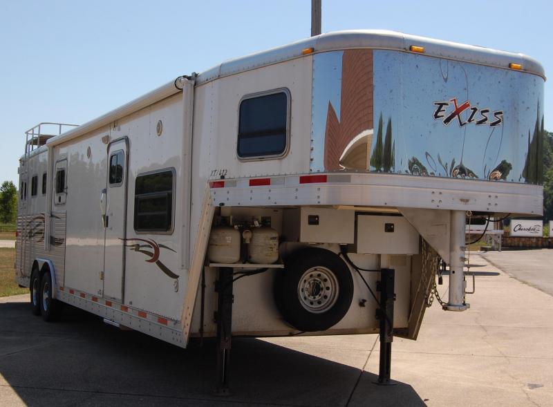 2005 Exiss Trailers Living Quarter Horse Trailer 2005 Exiss Trailers Living Quarter Horse Trailer