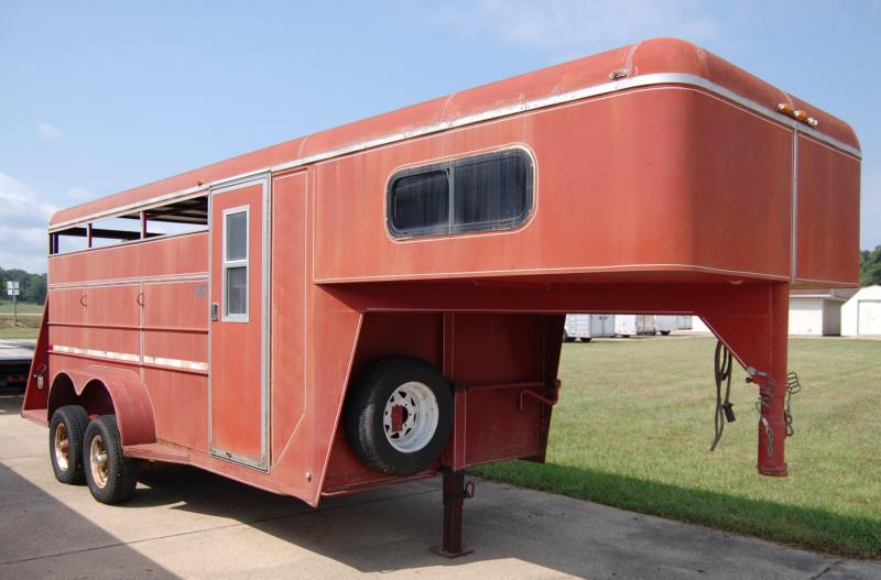 1995 Circle D Stock Horse Trailer 1995 Circle D Stock Horse Trailer