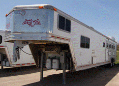 Barret 4 Horse Trailer w/ 17'6" SW Living Quarters Barret 4 Horse Trailer w/ 17'6" SW Living Quarters