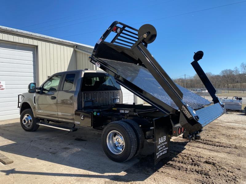 Home B and B Sales Bolivar MO Trailer Dealer near Springfield MO