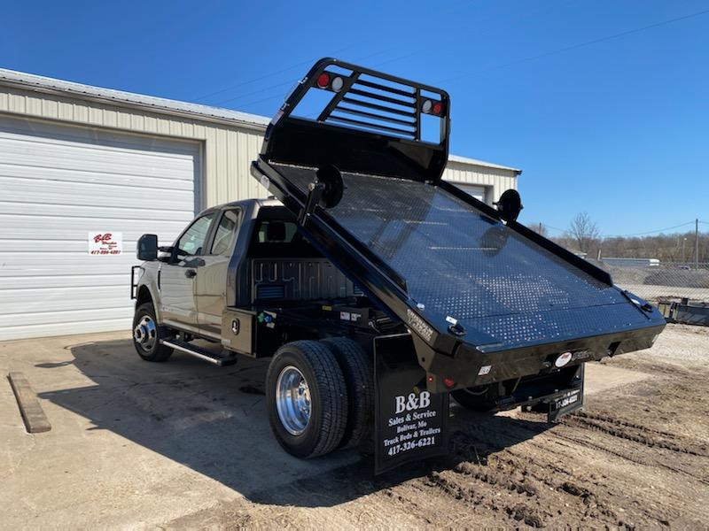 Home B and B Sales Bolivar MO Trailer Dealer near Springfield MO