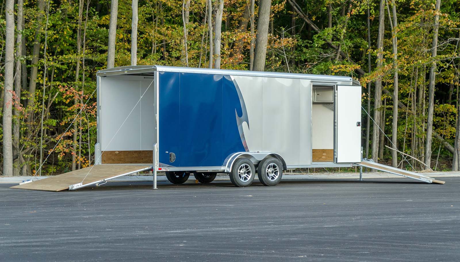 Home Bridge Trailers in Woodburn, IN Sells Top Cargo, Equipment