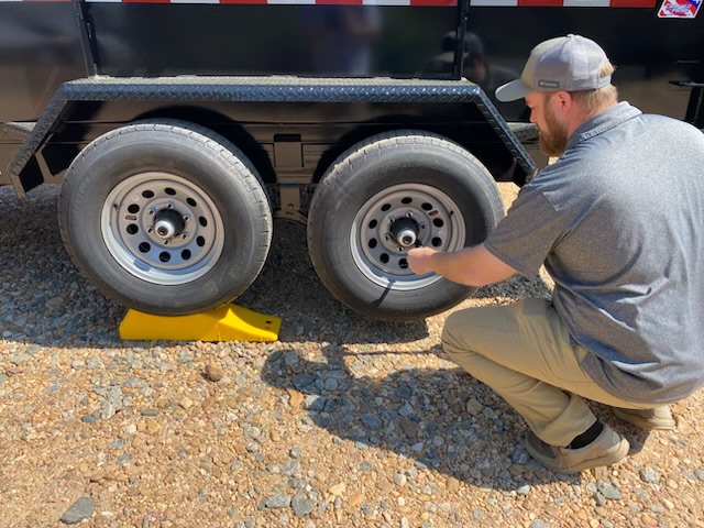 How to Change a Trailer Tire: A Step-by-Step Guide" width="820" height="615