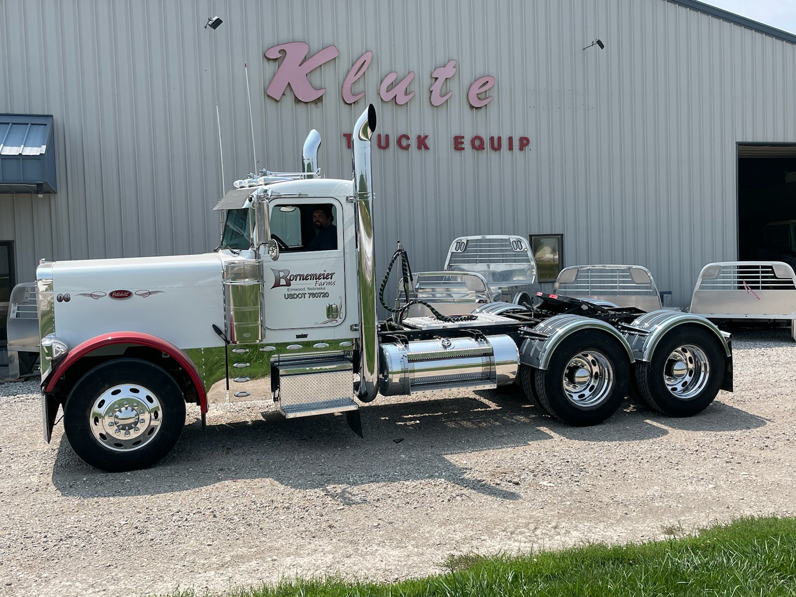 Fender Modifications Klute Truck and Trailer in Bradshaw, Ceresco, and Springfield, NE
