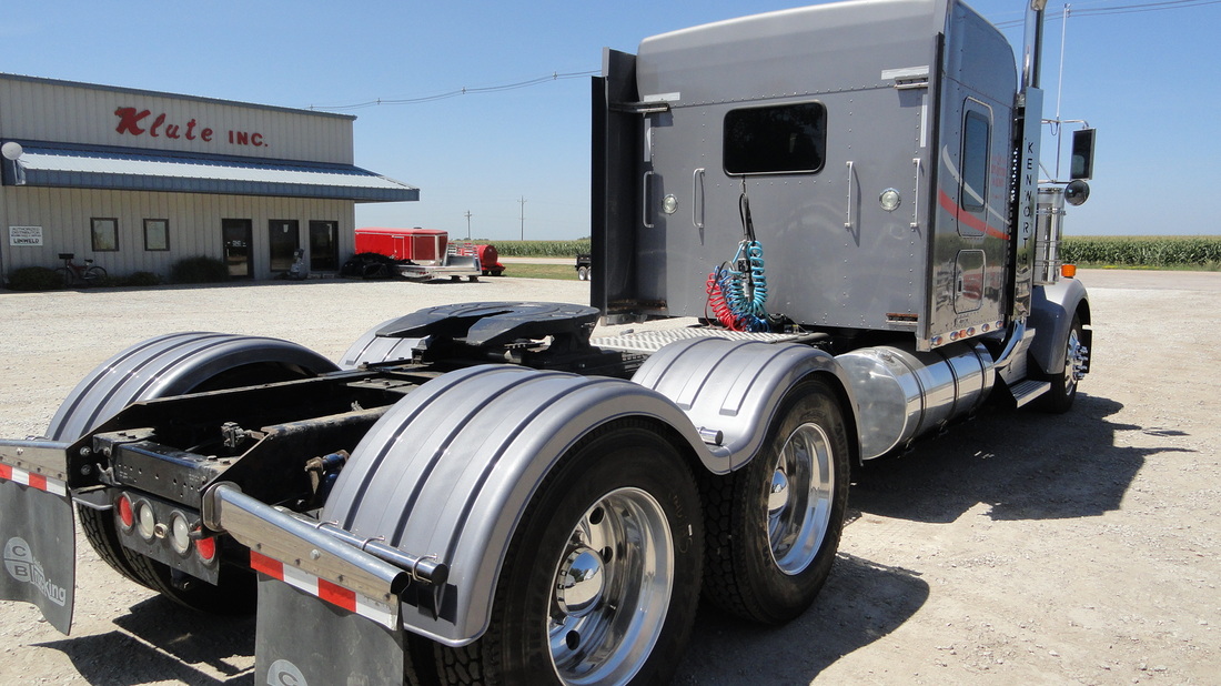 Fender Modifications Klute Truck and Trailer in Bradshaw, Ceresco, and Springfield, NE