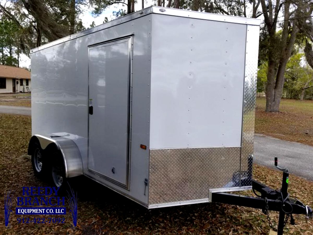 Factory direct enclosed cargo tailers Jacksonville North Carolina
