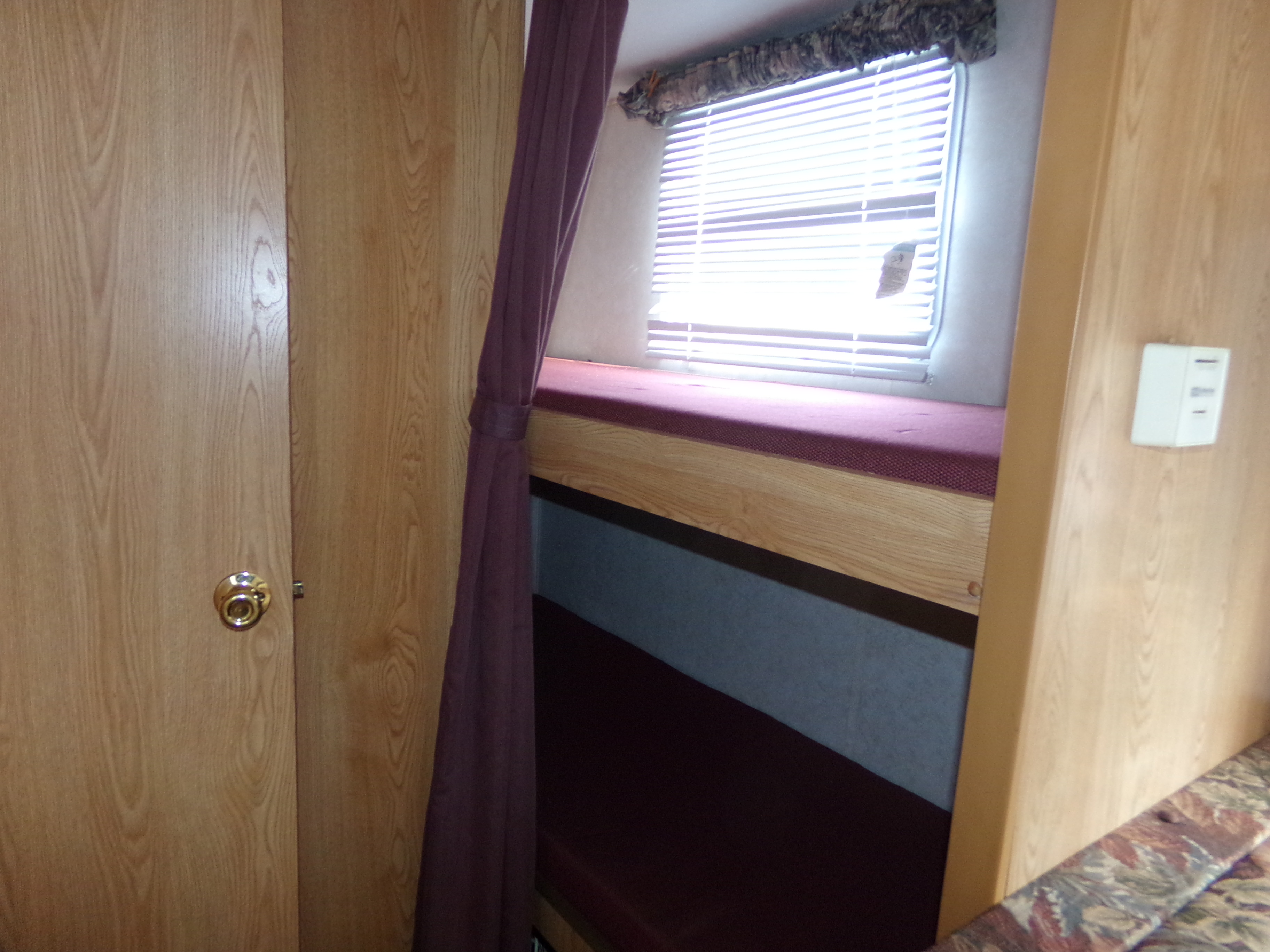 1AEROLITE TT 25' Sleeps 45 Small unit "reduced rental pricing" Sun