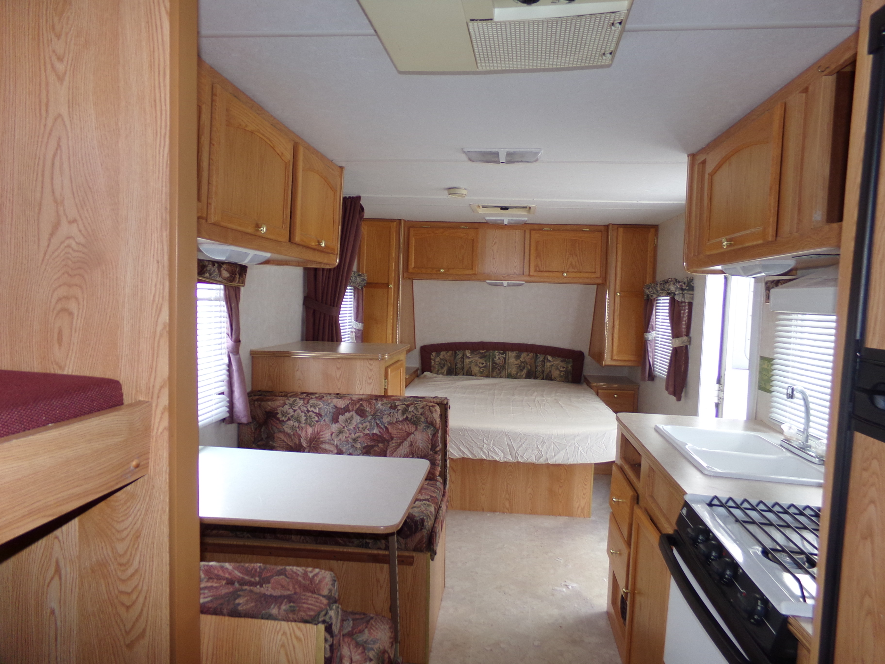 1AEROLITE TT 25' Sleeps 45 Small unit "reduced rental pricing" Sun