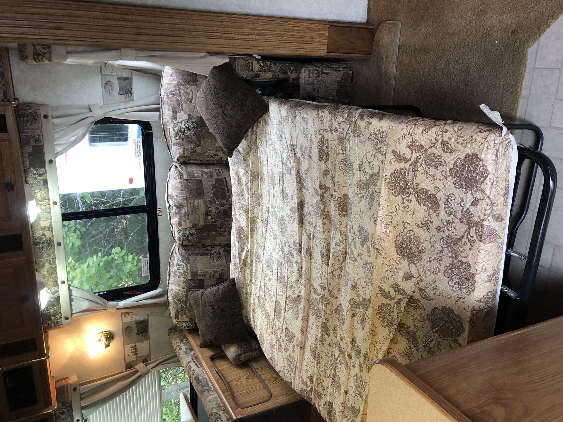 15WILDERNESS 5th 31' Sleeps 8 Large full size bath for children Sun
