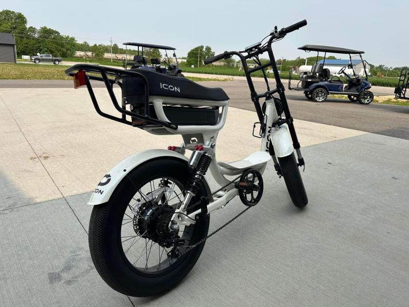 2023 ICON Electric EBIKE EB01! Loaded and Ready to ride!! Let this high powered and comfortable EBIKE take you right in to Summer!  AKcUJU928lu