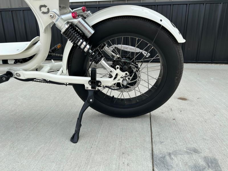 2023 ICON Electric EBIKE EB01! Loaded and Ready to ride!! Let this high powered and comfortable EBIKE take you right in to Summer!  meLHOKv9t46x