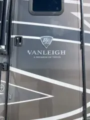 used Fifth Wheel Trailers Vanleigh RV  for sale, in Longmont, CO Thumbnail 4