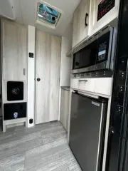 used Travel Trailers Winnebago  for sale, in Longmont, CO Thumbnail 5