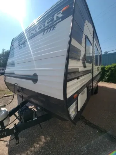 2022 CrossRoads RV Zinger Lite