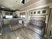 used Fifth Wheel Trailers Vanleigh RV  for sale, in Longmont, CO Thumbnail 5