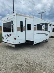 used Fifth Wheel Trailers CrossRoads RV  for sale, in Longmont, CO Thumbnail 2
