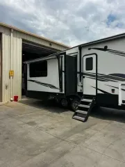 used Fifth Wheel Trailers Keystone RV  for sale, in Longmont, CO Thumbnail 5