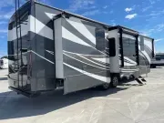 used Fifth Wheel Trailers Vanleigh RV  for sale, in Longmont, CO Thumbnail 3