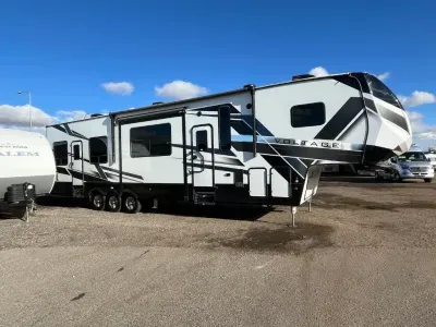 2023 Dutchmen RV Triton