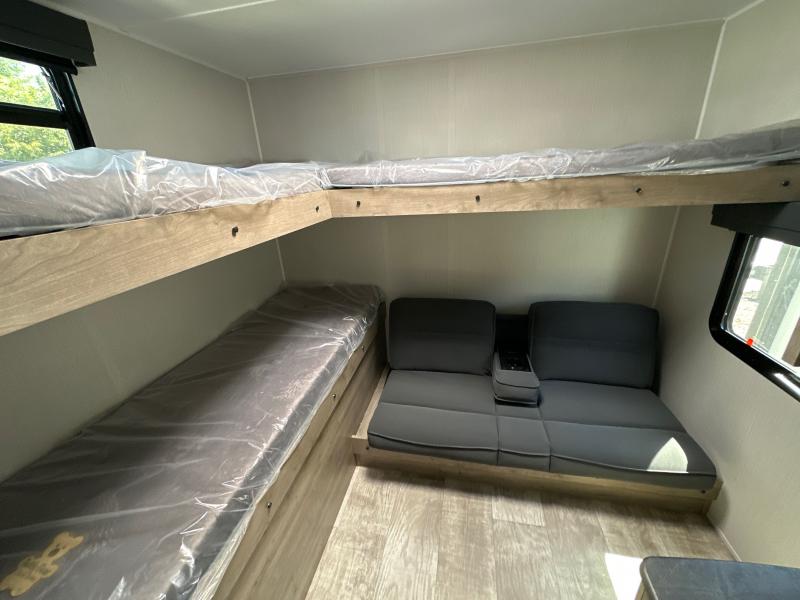 2024 Palomino 28BHSS Puma Travel Trailer Brooks Camper Sales in