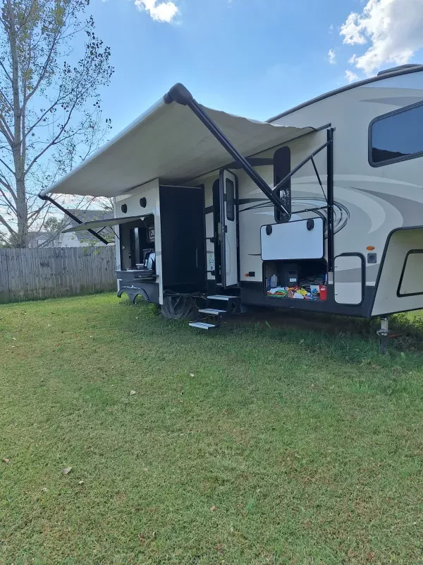 used Fifth Wheel Trailers Keystone RV Keystone RV for sale, in Murfreesboro, TN Thumbnail 9