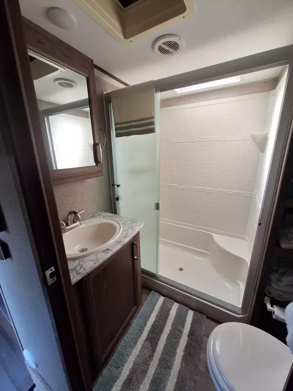 used Fifth Wheel Trailers Keystone RV Keystone RV for sale, in Murfreesboro, TN Thumbnail 5