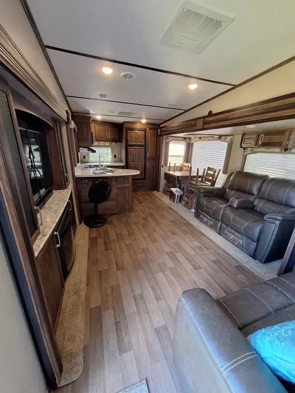 used Fifth Wheel Trailers Keystone RV Keystone RV for sale, in Murfreesboro, TN Thumbnail 6