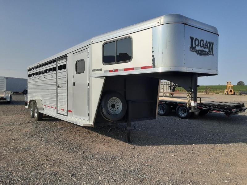 2022 Logan Coach 24' GN Stock Combo Horse Trailer 2022 Logan Coach 24' GN Stock Combo Horse Trailer