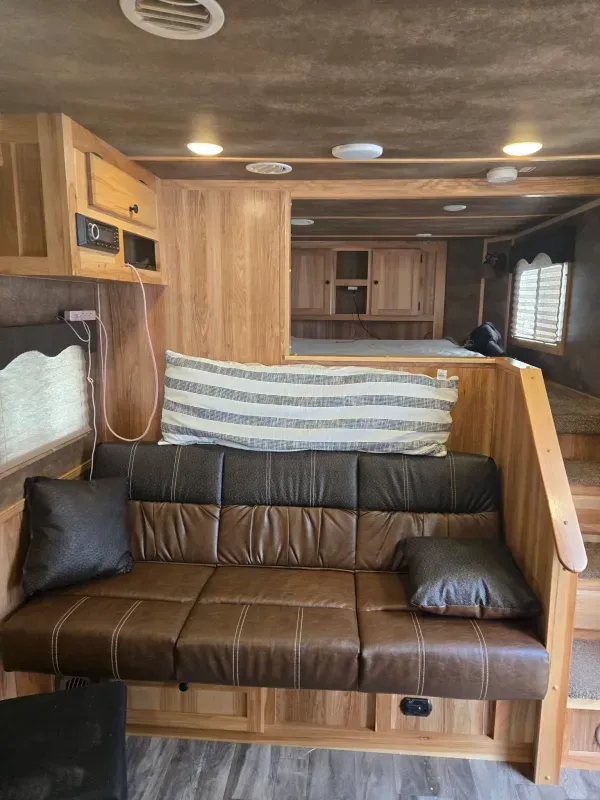 used Stock / Stock Combo Trailers Lakota  for sale, in Cleveland, GA Thumbnail 8