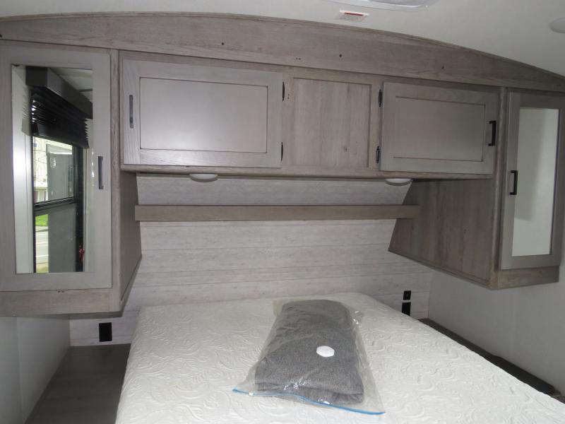 used Travel Trailers Keystone RV Outback Ultra Lite for sale, in Albany, OR Thumbnail 17