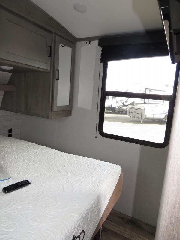used Travel Trailers Keystone RV Outback Ultra Lite for sale, in Albany, OR Thumbnail 18