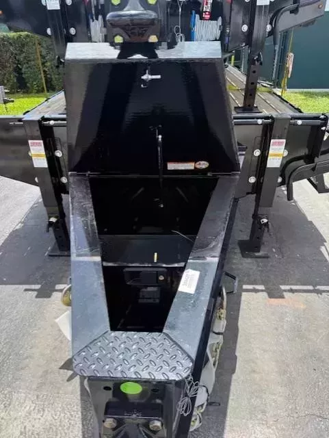 new Equipment / Flatbed Trailers Diamond C Trailers  for sale, in Miami, FL Thumbnail 2