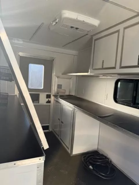 used Office / Fiber Optic Trailers Forest River  for sale, in Miami, FL Thumbnail 12