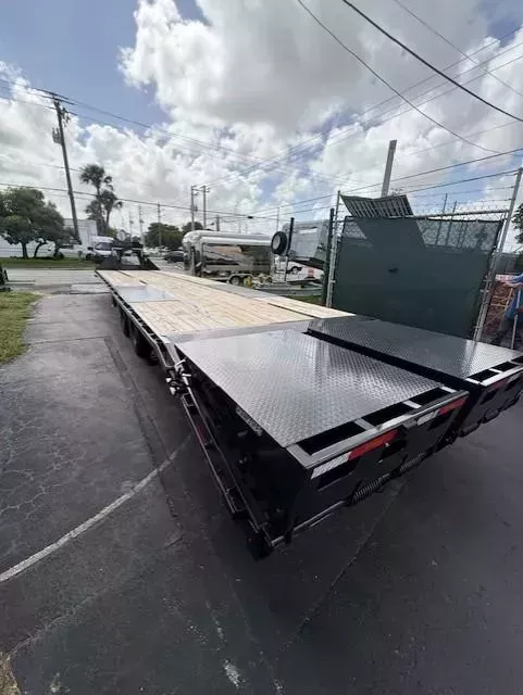 new Equipment / Flatbed Trailers Diamond C Trailers  for sale, in Miami, FL Thumbnail 7
