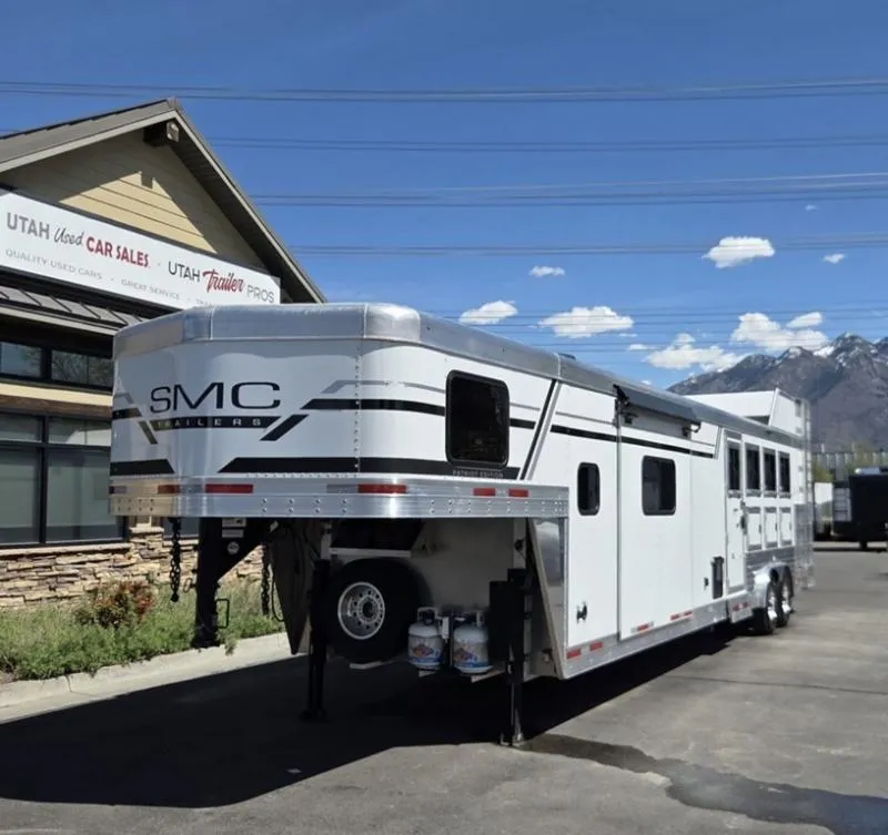 2026 SMC Trailers SMC 4 Horse Trailer W/ Living Quarters Gooseneck P 