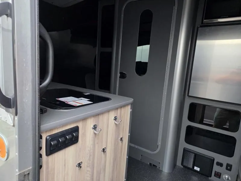 used Travel Trailers Airstream  for sale, in Draper, UT Thumbnail 9