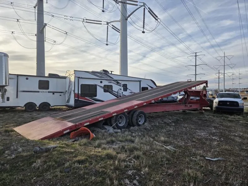 2019 Maxx D 8.5X40 Deckover Gooseneck Tilt Deck Equipment  