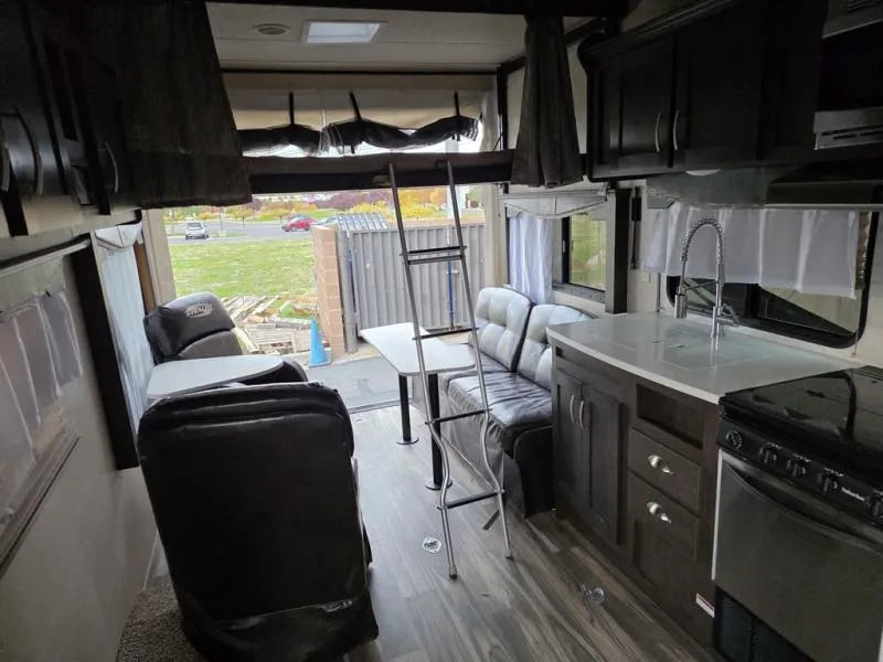 used Toy Haulers Forest River  for sale, in Draper, UT Thumbnail 16