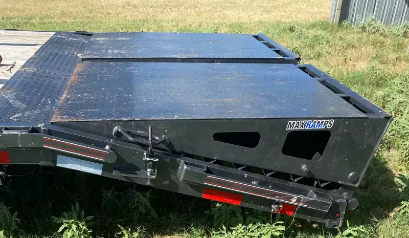 used Equipment / Flatbed Trailers Diamond C Trailers  for sale, in Cedar Creek, TX Thumbnail 6
