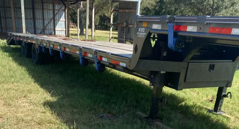used Equipment / Flatbed Trailers Diamond C Trailers  for sale, in Cedar Creek, TX Thumbnail 5