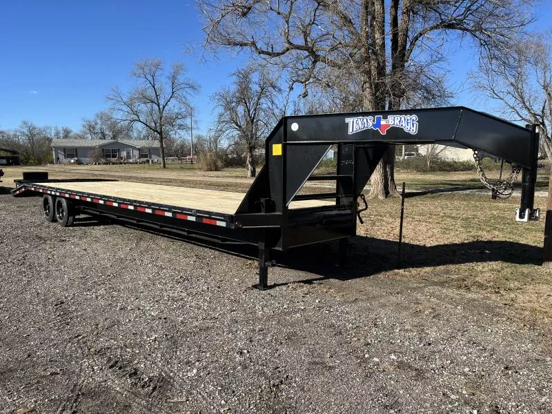 2026 Texas Bragg Trailers 27+ 5 OTW – 102'' x 27' + 5' dovetail w/ramps Equipment Trailer