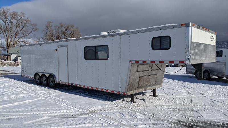 Used! 2001 Haulmark Fifth Wheel Living Quarters Race Trailer Used! 2001 Haulmark Fifth Wheel Living Quarters Race Trailer