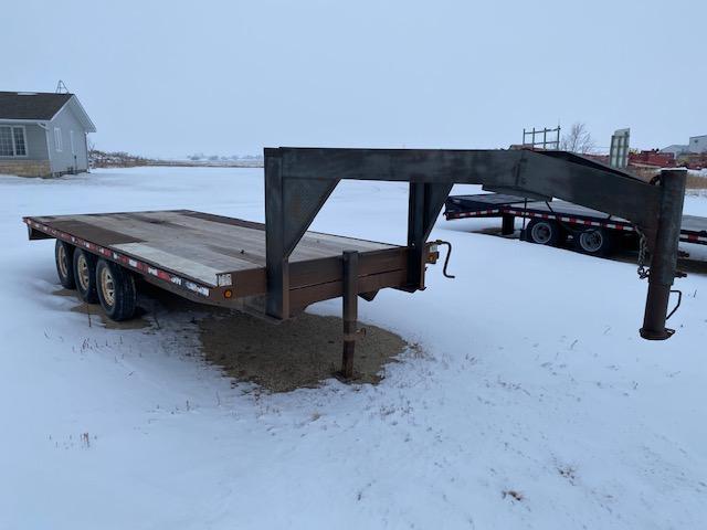1998 Penner 8.5 x 20 Gooseneck Deckover Flatbed Trailer 21K 1998 Penner 8.5 x 20 Gooseneck Deckover Flatbed Trailer 21K