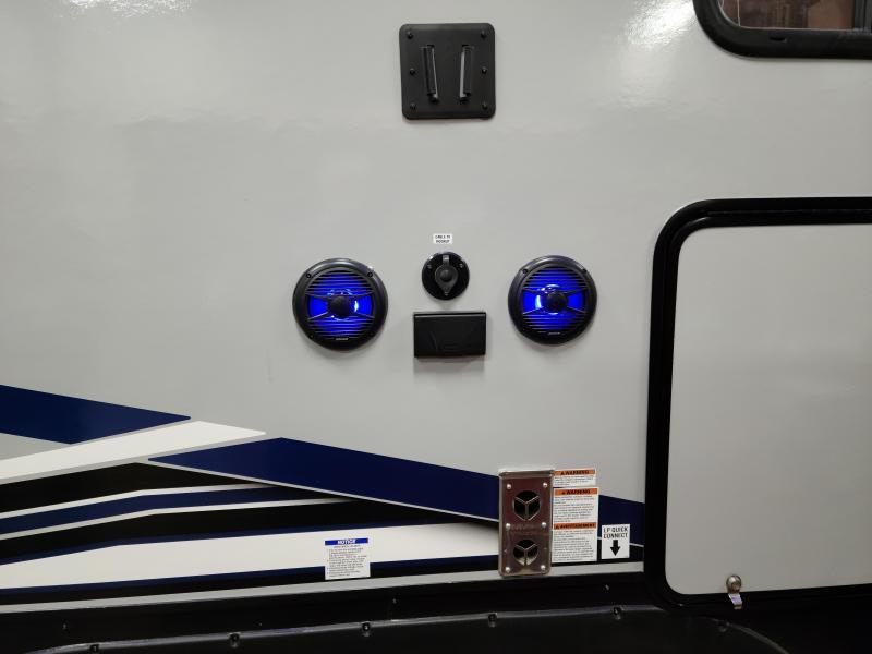 new Travel Trailers Forest River Alpha Wolf for sale, in Steinbach, MB Thumbnail 9