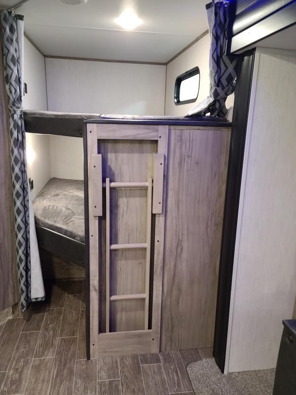 new Travel Trailers Forest River Alpha Wolf for sale, in Steinbach, MB Thumbnail 21