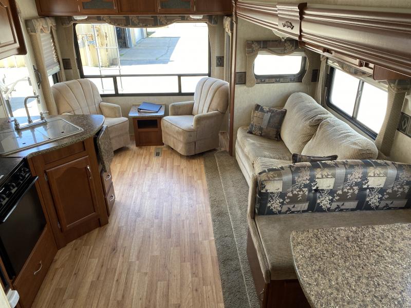 2010 Timber Ridge 260RLS Couples Model Camper Travel Trailer RV