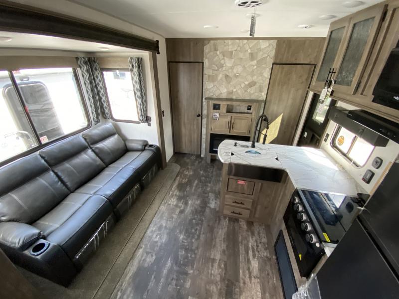 new Toy Haulers Forest River Cherokee Wolf Pack for sale, in Steinbach, MB Thumbnail 9