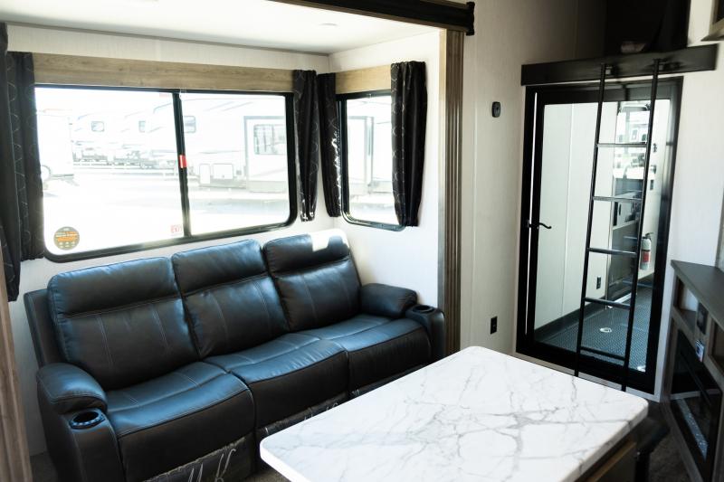 new Toy Haulers Forest River Wolf Pack for sale, in Steinbach, MB Thumbnail 9